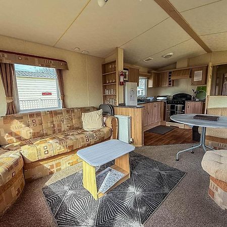 Spacious 8 Berth Caravan At Southview Holiday Park Near Skegness Ref 33018Ml Exterior foto